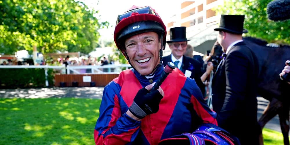 Frankie Dettori Suffers Shoulder Injury in Aqueduct Starting Stalls Incident