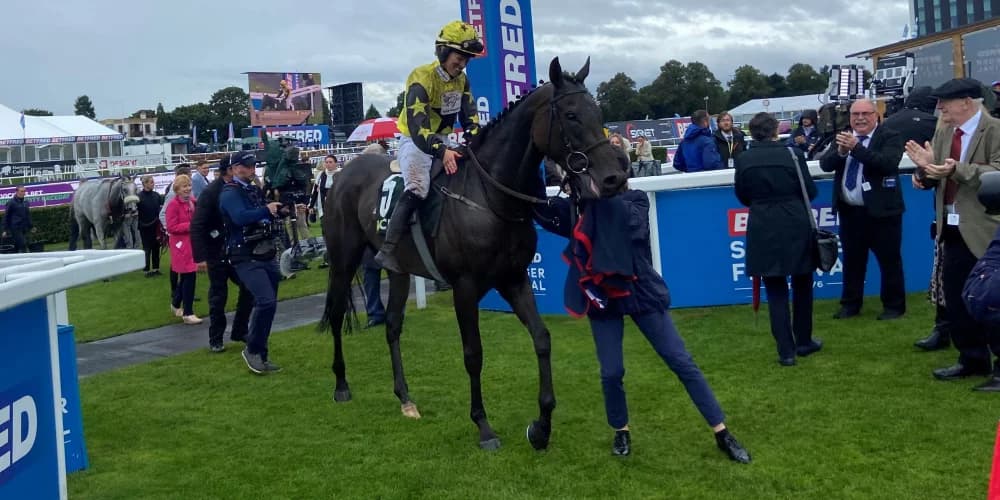 Sammy Jo Bell is a Leger Legend again at Doncaster