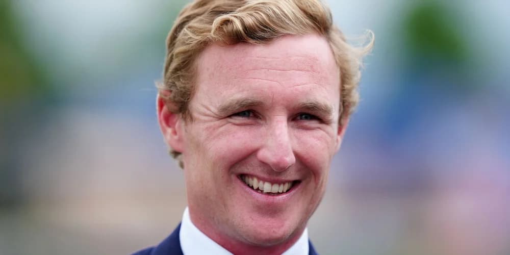 "Champagne Dreams: Bay City Roller Aims for Top-Level Success at Doncaster!"