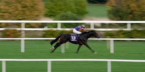 Twain Steals Spotlight in Criterium International, Eyes Classics in 2025