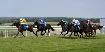 Raqiya gets Oak Tree prize in the stewards’ room