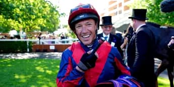 Dettori suffers shoulder injury in Aqueduct spill