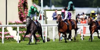 Running Lion roars to Duke Of Cambridge triumph