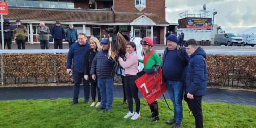 Slattery on weather watch for Haydock contender Easy